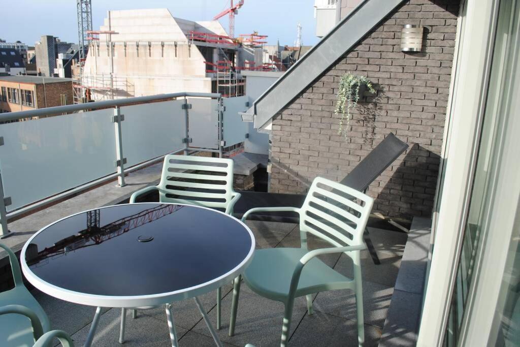Ferienwohnung Vakantieverblijf 'Mara Cinco' Met Ruim Terras In Oostende Exterior foto